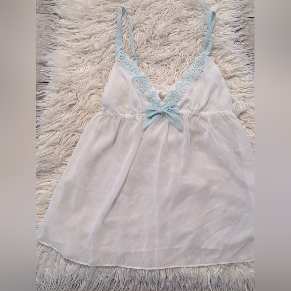 Brand New Ladies Elegant White and Blue Lace Lingerie Set